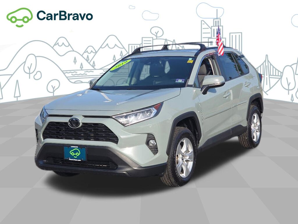 2019 Toyota RAV4 XLE — photo 1 of 6
