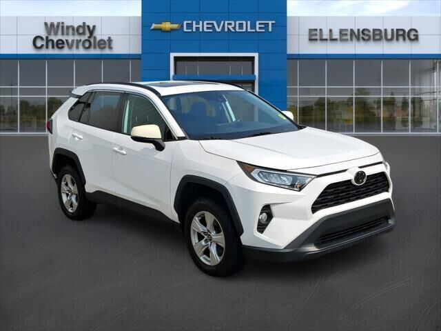 2019 Toyota RAV4 XLE — photo 1 of 13