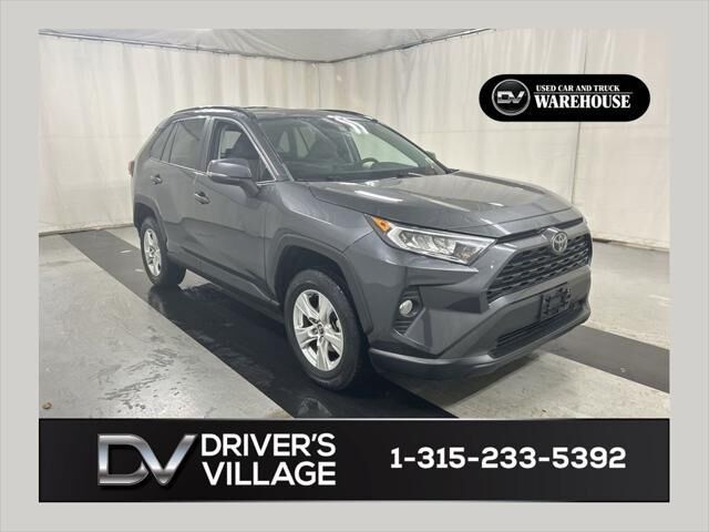 2020 Toyota RAV4 XLE — photo 1 of 13