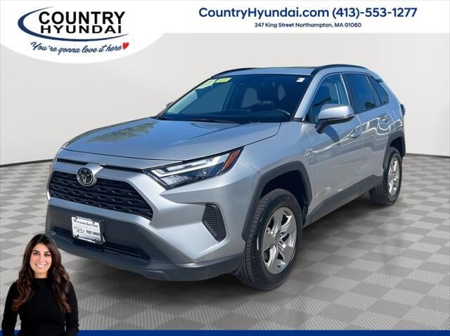 2025 Toyota RAV4 XLE — photo 1 of 13