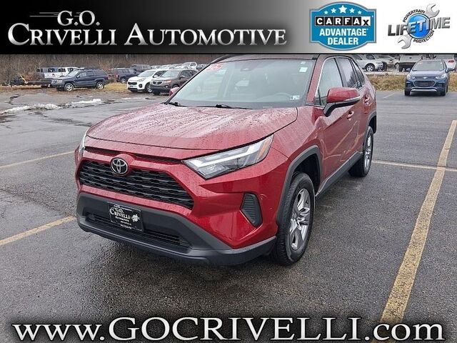 2025 Toyota RAV4 XLE AWD (Natl) — photo 1 of 13