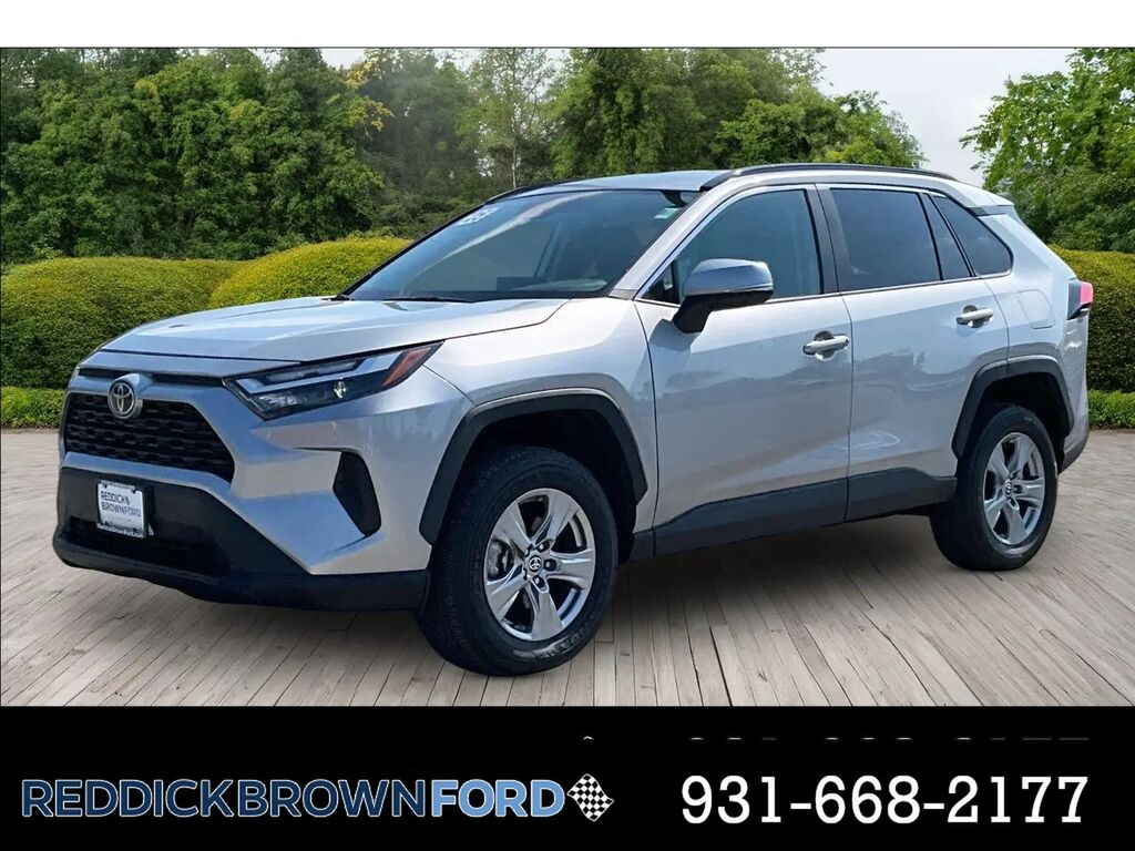 2025 Toyota RAV4 XLE — photo 1 of 13