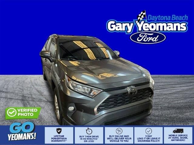 2020 Toyota RAV4 XLE — photo 1 of 26