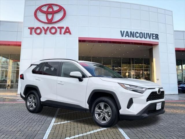2024 Toyota RAV4 XLE — photo 1 of 13