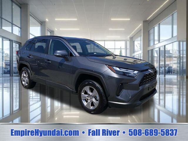 2025 Toyota RAV4 XLE — photo 1 of 26