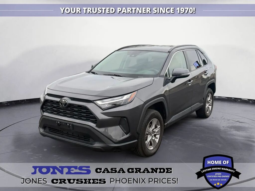 2025 Toyota RAV4 XLE — photo 1 of 13