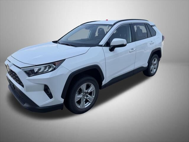 2021 Toyota RAV4 XLE — photo 1 of 6