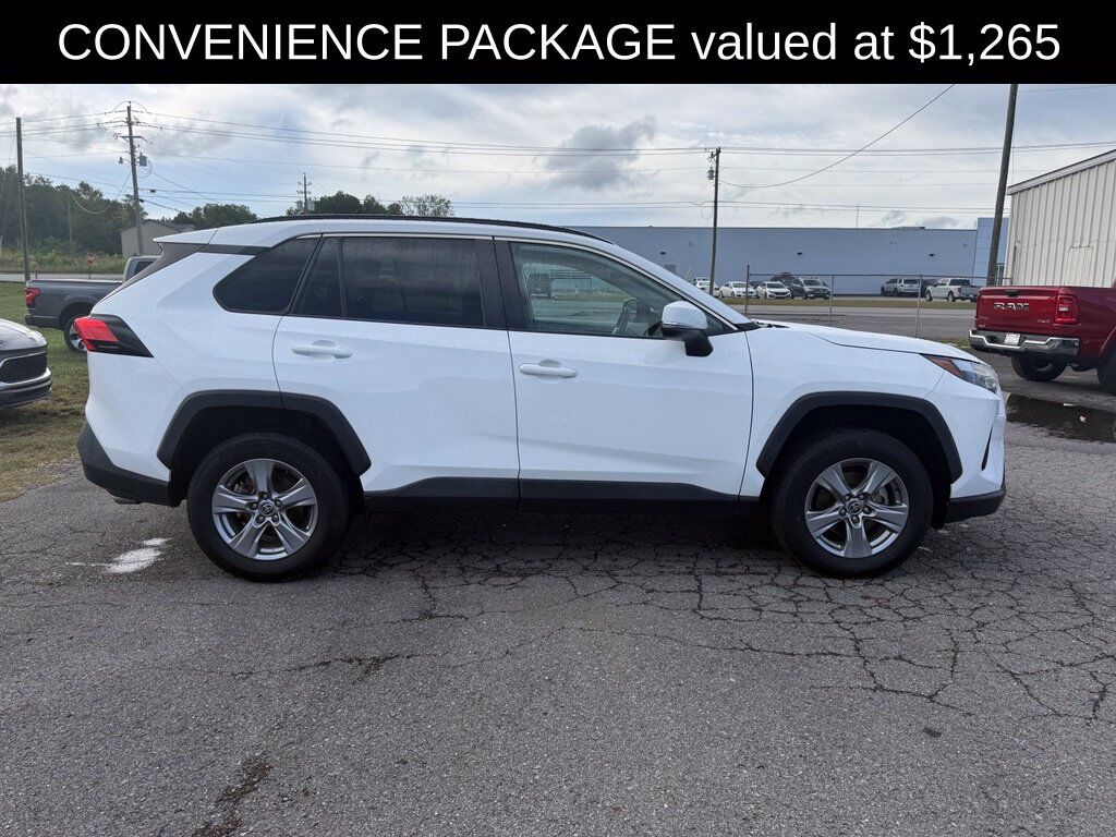 2022 Toyota RAV4 XLE — photo 1 of 14