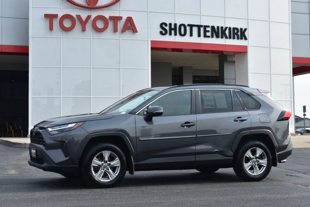 2022 Toyota RAV4 XLE — photo 1 of 13