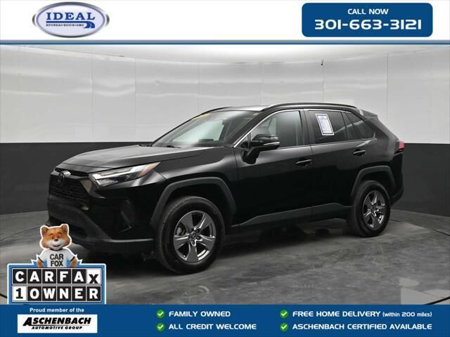 2025 Toyota RAV4 XLE — photo 1 of 13
