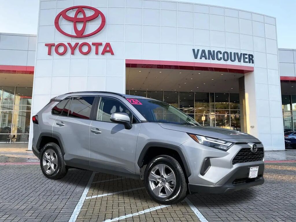 2025 Toyota RAV4 XLE — photo 1 of 13