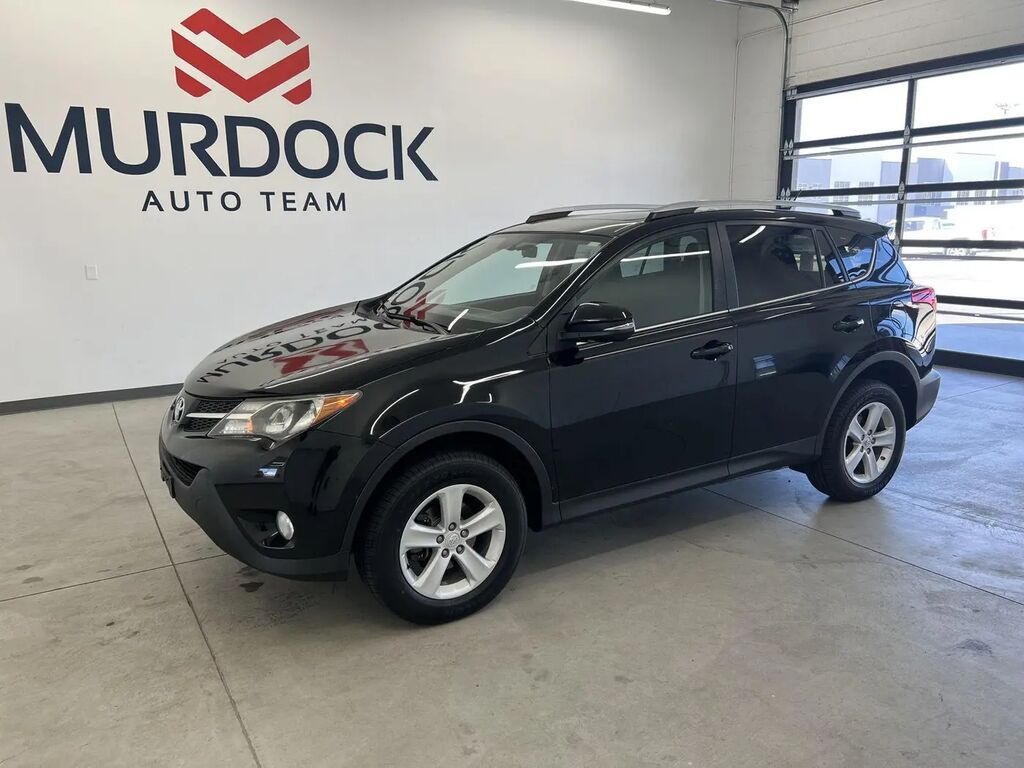 2014 Toyota RAV4 XLE — photo 1 of 13
