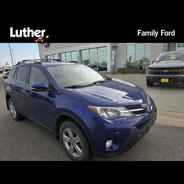 2015 Toyota RAV4 XLE — photo 1 of 17
