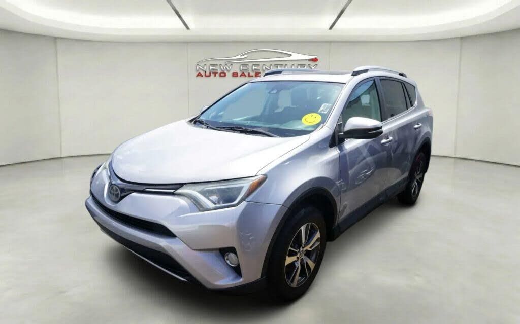 2018 Toyota RAV4 XLE — photo 1 of 1