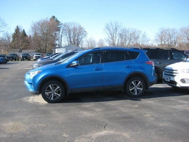 2017 Toyota RAV4 XLE — photo 1 of 1