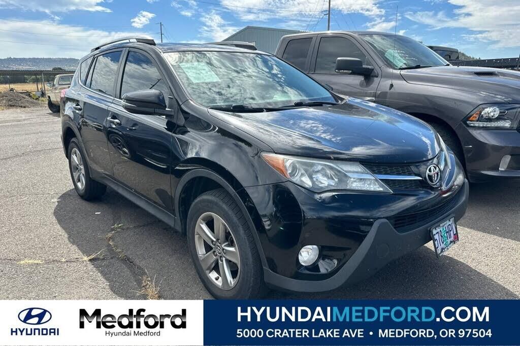 2015 Toyota RAV4 XLE — photo 1 of 14