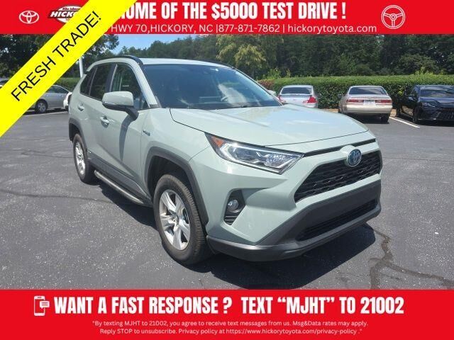 2019 Toyota RAV4 Hybrid XLE — photo 1 of 12