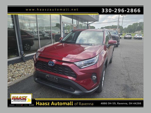 2019 Toyota RAV4 Hybrid XLE — photo 1 of 14