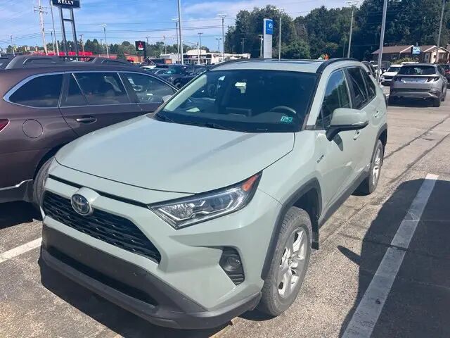 2019 Toyota RAV4 Hybrid XLE — photo 1 of 2