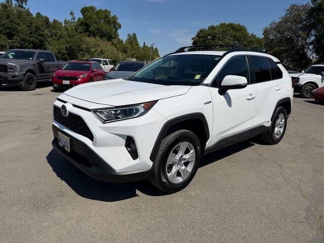 2020 Toyota RAV4 Hybrid XLE — photo 1 of 38