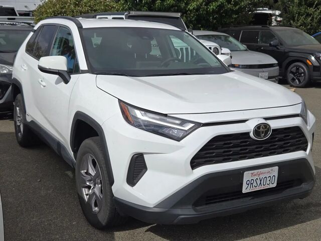 2025 Toyota RAV4 Hybrid XLE