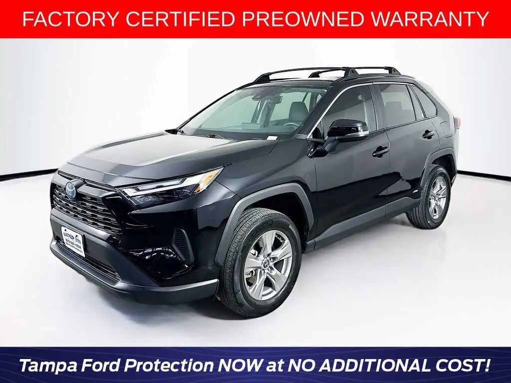 2022 Toyota RAV4 Hybrid XLE — photo 1 of 26