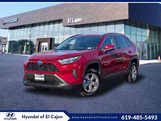 2024 Toyota RAV4 Hybrid XLE — photo 1 of 13