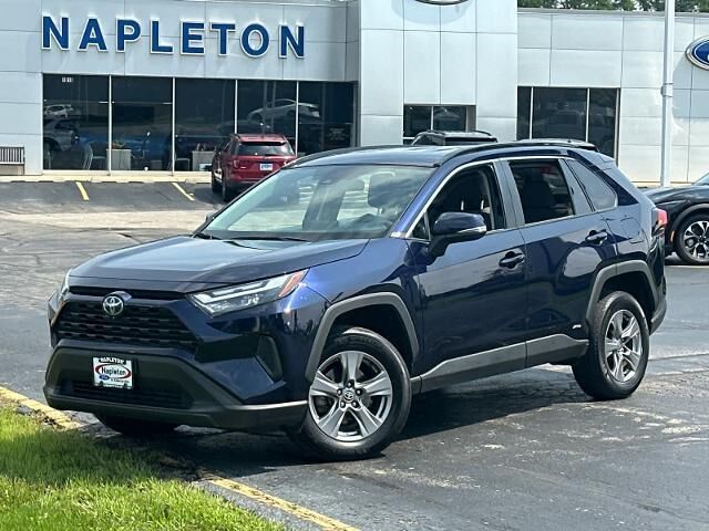 2024 Toyota RAV4 Hybrid XLE — photo 1 of 3