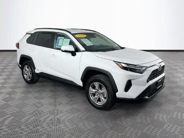 2025 Toyota RAV4 Hybrid XLE