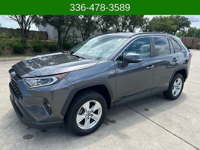 2020 Toyota RAV4 Hybrid XLE