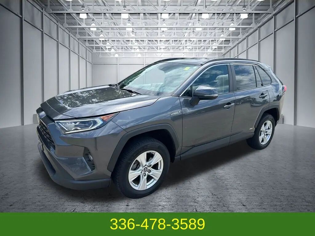 2020 Toyota RAV4 Hybrid XLE — photo 1 of 77