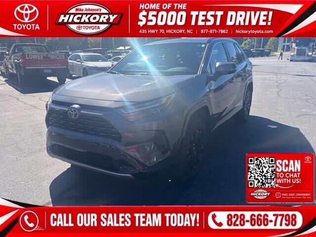 2025 Toyota RAV4 Hybrid SE