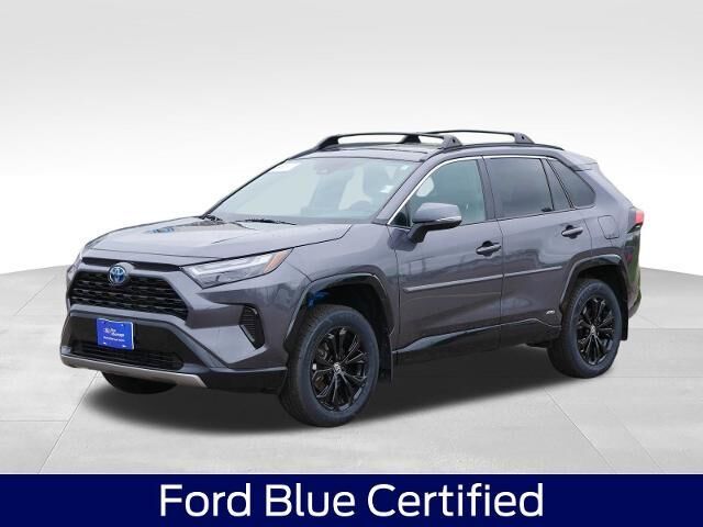 2024 Toyota RAV4 Hybrid SE — photo 1 of 15