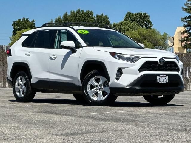 2021 Toyota RAV4 XLE — photo 1 of 26