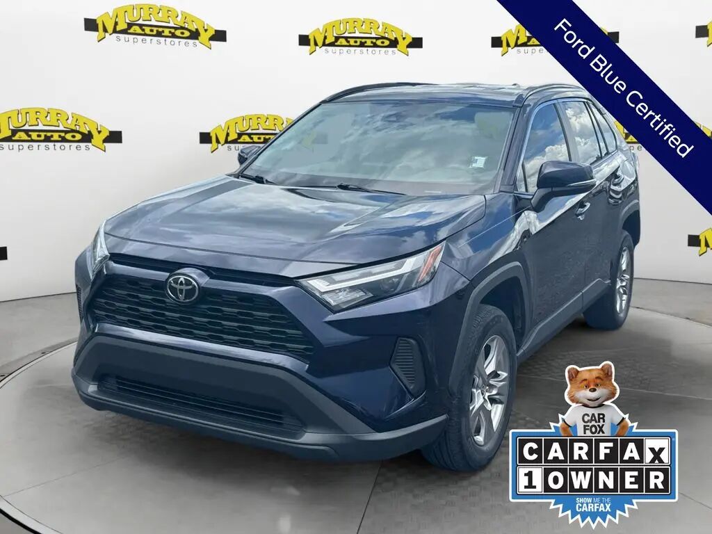 2022 Toyota RAV4 XLE — photo 1 of 20