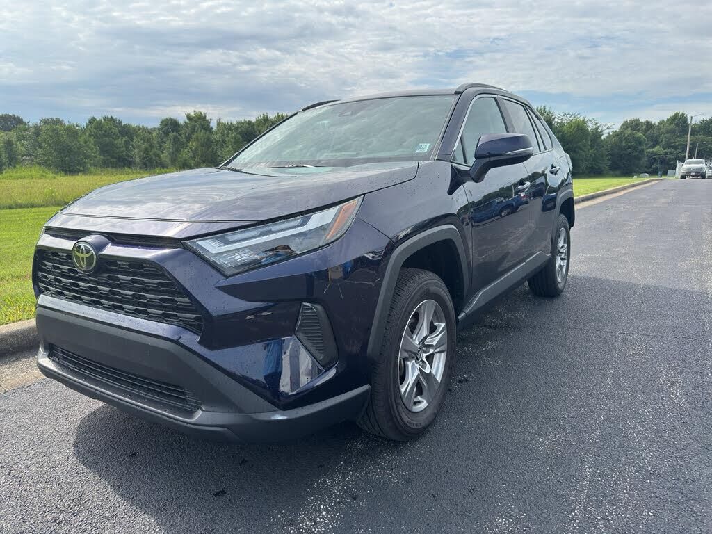 2024 Toyota RAV4 XLE — photo 1 of 1