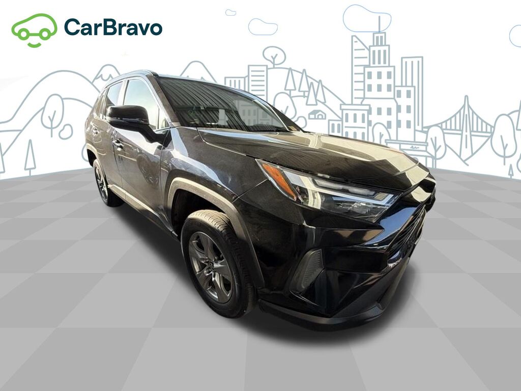 2025 Toyota RAV4 XLE — photo 1 of 6