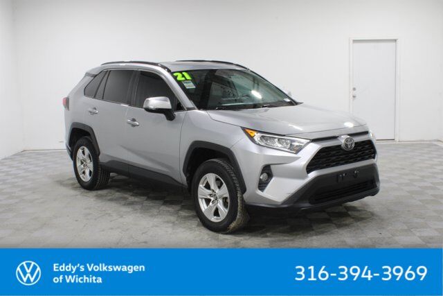 2021 Toyota RAV4 XLE — photo 1 of 13