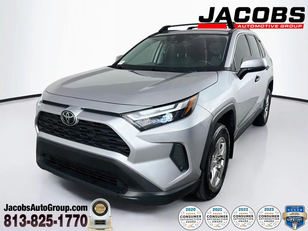 2025 Toyota RAV4 XLE — photo 1 of 10