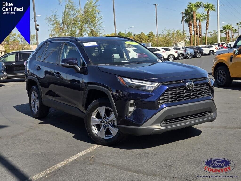 2025 Toyota RAV4 XLE — photo 1 of 2
