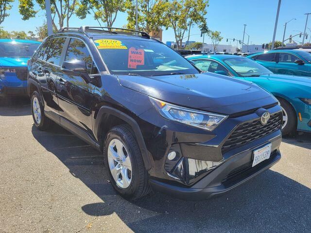 2020 Toyota RAV4 XLE