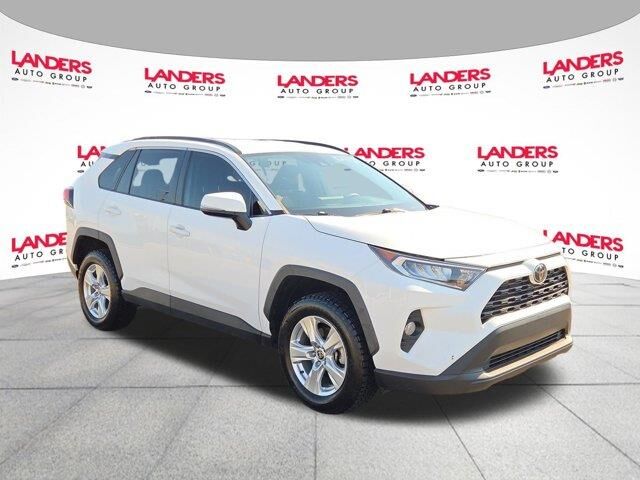 2021 Toyota RAV4 XLE — photo 1 of 26