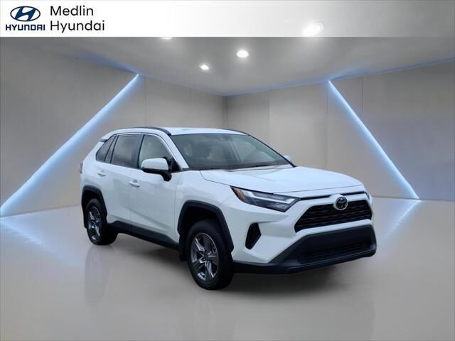 2024 Toyota RAV4 XLE — photo 1 of 13