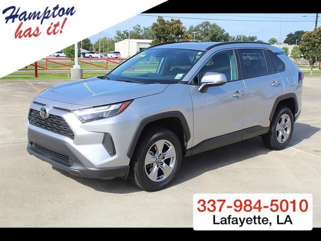 2025 Toyota RAV4 XLE — photo 1 of 13