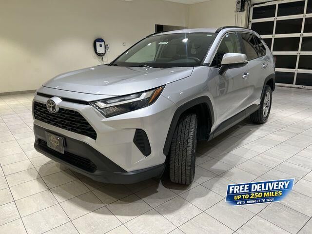 2025 Toyota RAV4 XLE — photo 1 of 39