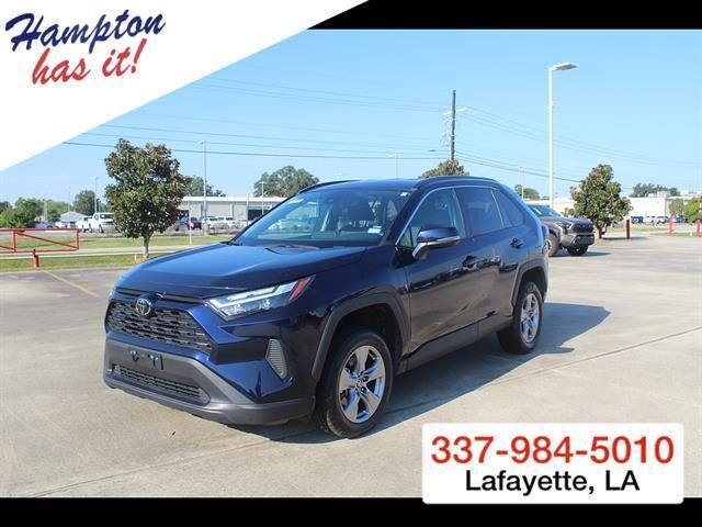 2025 Toyota RAV4 XLE — photo 1 of 13
