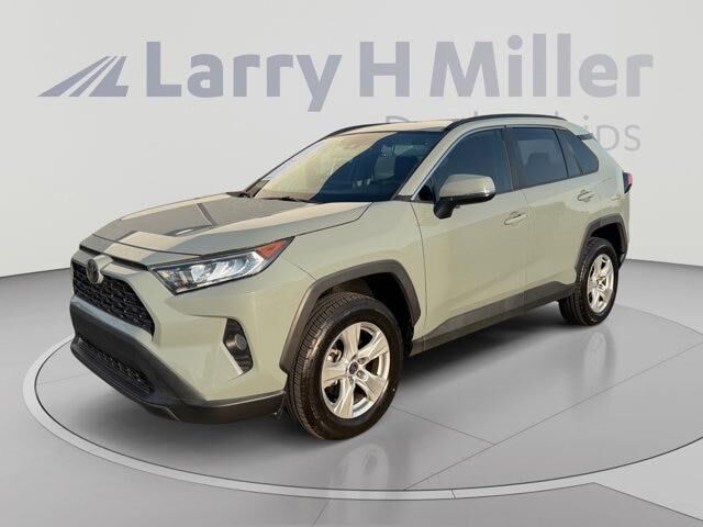 2021 Toyota RAV4 XLE — photo 1 of 26