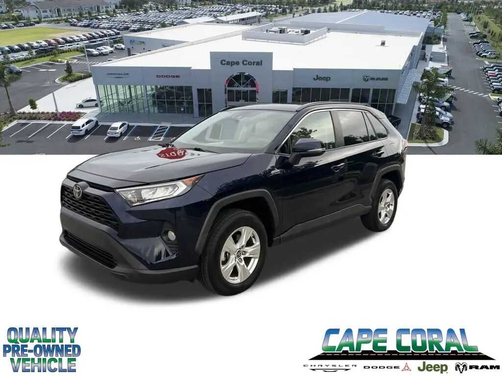 2021 Toyota RAV4 XLE — photo 1 of 13
