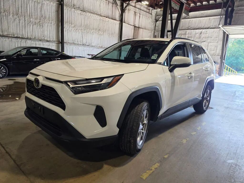 2024 Toyota RAV4 XLE — photo 1 of 11