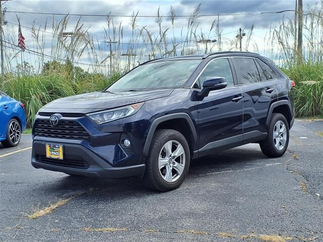 2020 Toyota RAV4 XLE